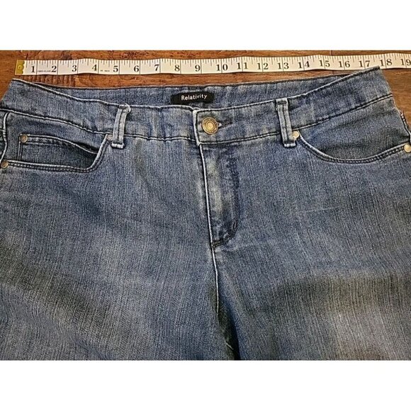 Relativity Jeans Womens 14 Blue Mid Rise Bootcut Medium Wash Stretch Denim 34x29 - Picture 4 of 10